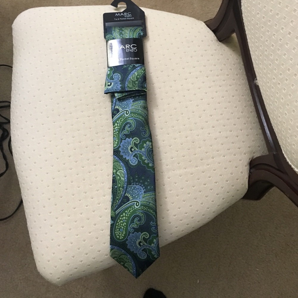 Tie + Pocket Square